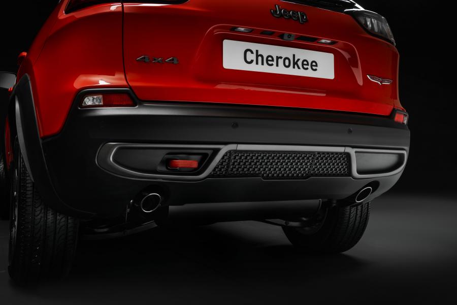 Детали экстерьера Jeep Cherokee Trailhawk (KL) 2019 года  (WW) (фото 10 из 14)